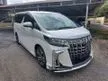 Recon 2020 Toyota Alphard 2.5 SC with Sunroof, Roof Monitor, DIM, BSM and Modellista - Cars for sale