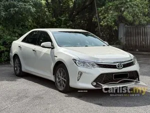 2017 Toyota Camry 2.5 Hybrid Luxury Sedan