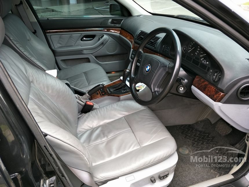 1997 BMW 528i Sedan