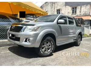 2015 Toyota Hilux 2.5 G VNT Dual Cab (Metallic) Pickup