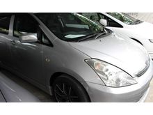 2005 Toyota Wish 2.0 MPV -- WELL MAINTAINED --