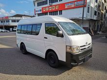 2011 Toyota Hiace 2.5 Window Van