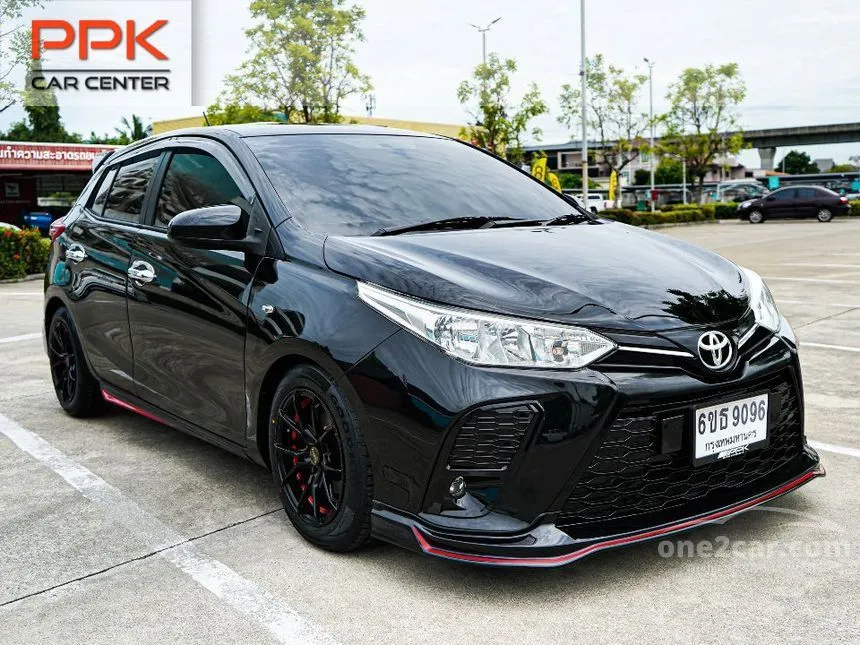 2021 Toyota YARIS Entry Hatchback