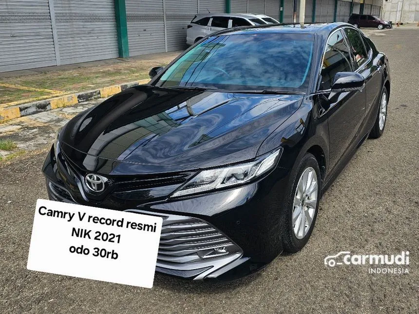 2021 Toyota Camry V Sedan