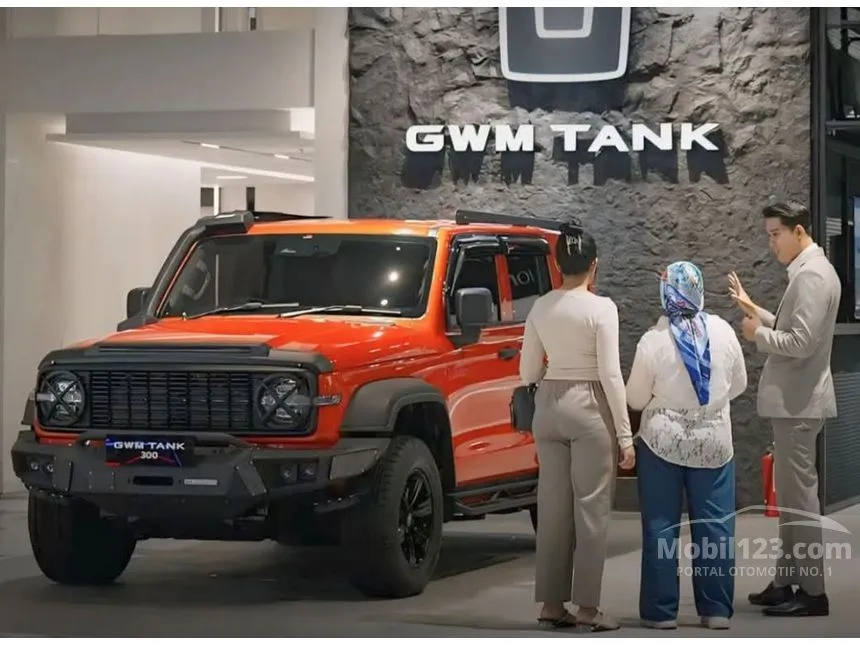 Jual Mobil GWM Tank 2024 300 HEV 2.0 di Sumatera Selatan Automatic SUV Silver Rp 807.000.000