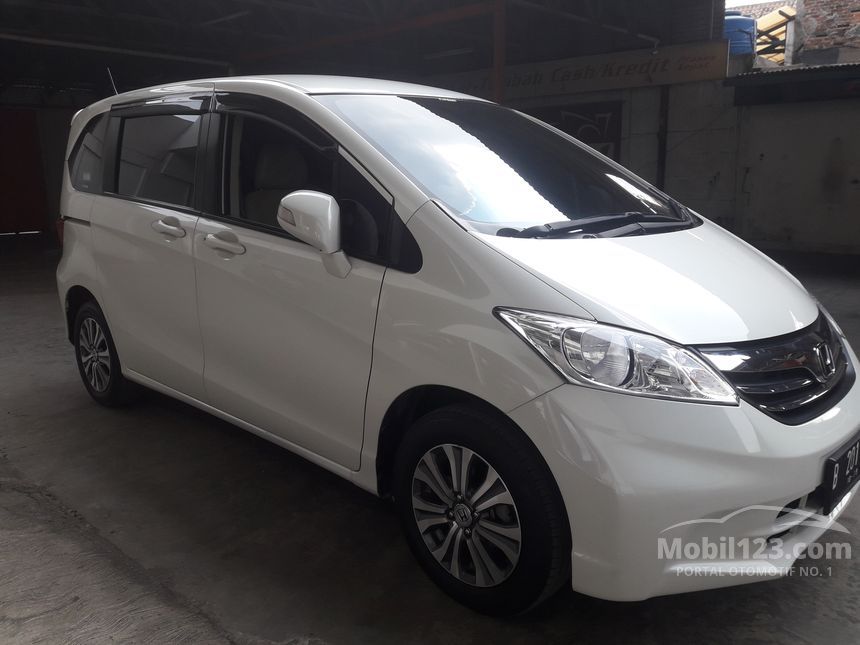 Jual Mobil  Honda  Freed  2013 S 1 5 di Jawa Barat Automatic 