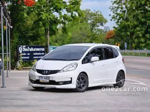 2013 Honda JAZZ 1.5 SV Hatchback