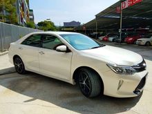 2016 Toyota Camry 2.5 Hybrid Luxury Sedan