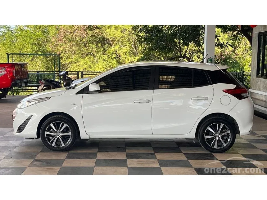 2018 Toyota Yaris Ativ J Sedan