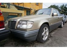 1989 Mercedes-Benz E220 (A) 2.2