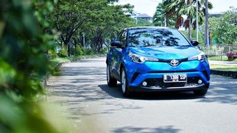 Toyota C-HR, Menguji Compact Crossover Berbandrol Nyaris Setengah Miliar