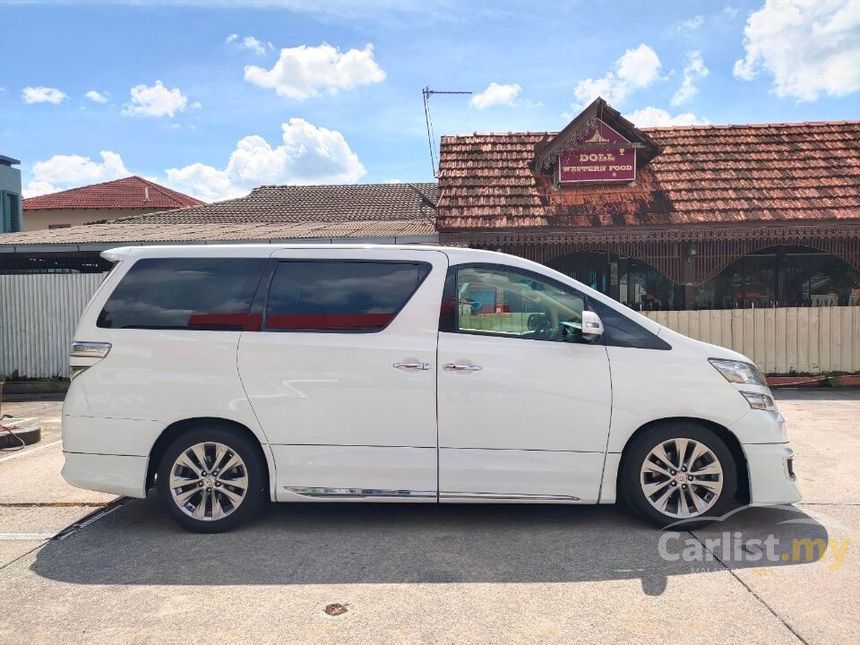 Toyota vellfire 2013