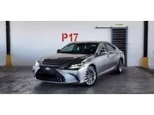 2021 Lexus ES 250 2.5 Luxury Sedan, Original Mileage, TipTop Condition, Full Service Record