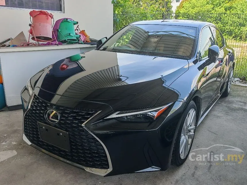 2021 Lexus IS 300 Luxury Sedan