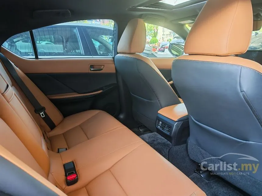 2021 Lexus IS 300 Luxury Sedan