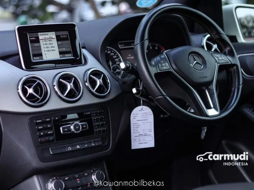 2013 Mercedes-Benz B200 Sport Hatchback