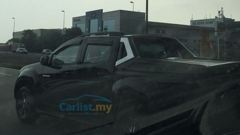 SPYSHOTS: New 2015 ISUZU D-MAX Variant Spotted In Shah Alam