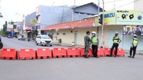 4 Jalan Utama di Cirebon Ditutup Selama PSBB Karena Banyak Pelanggar