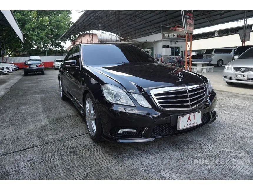 2012 Mercedes-Benz E220 Avantgarde CDI BlueEFFICIENCY Sedan