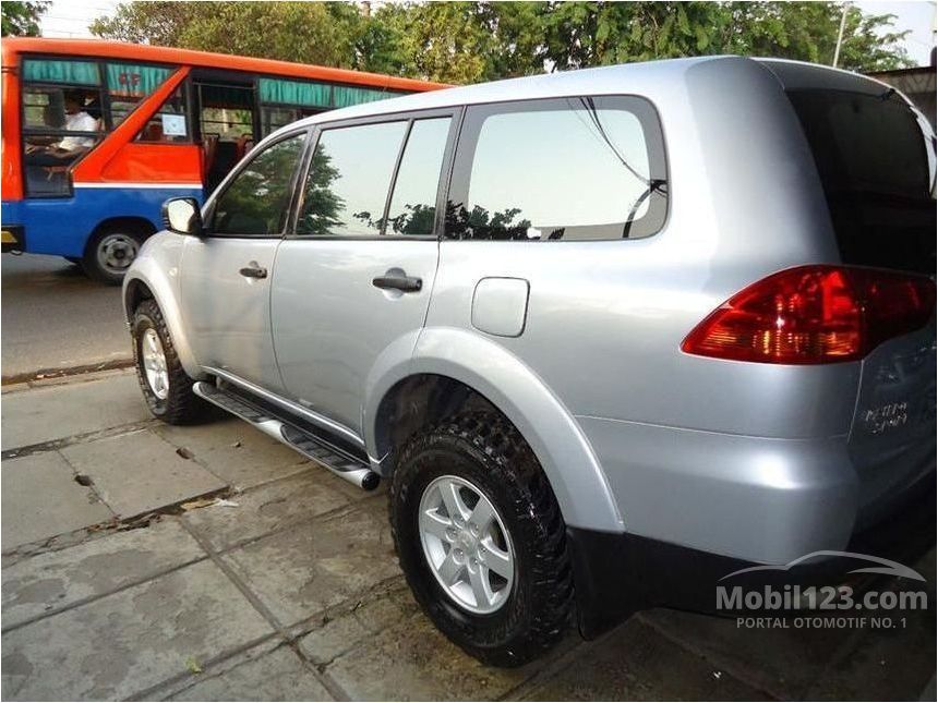 Jual Mobil  Mitsubishi Pajero  Sport 2011 Exceed  Manual  2 5 