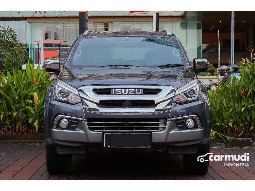 2017 Isuzu MU-X Premiere SUV