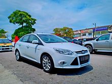 2013 Ford Focus 2.0 Titanium Sedan//Easy Loan