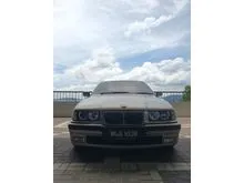 1997 BMW 328i 2.8 Sedan