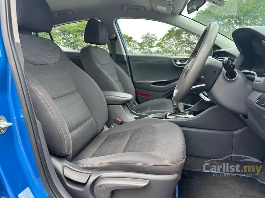 2017 Hyundai Ioniq Hybrid BlueDrive HEV Plus Hatchback