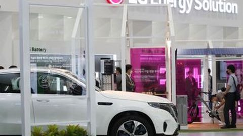 Batalnya Investasi Baterai Mobil Listrik LG Jadi ‘Lampu Kuning’ Buat Indonesia?