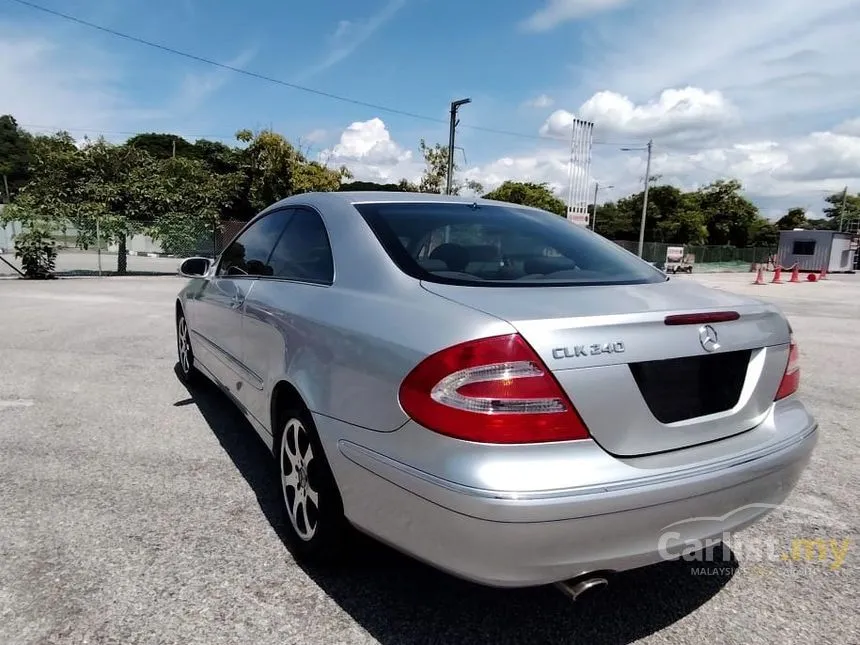 2002 Mercedes-Benz CLK240 Coupe