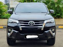 2016 Toyota Fortuner 2.4 VRZ SUV hitam dp98jt pajak panjang