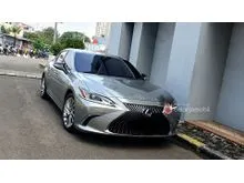 2020 Lexus ES 300h 2.5 Ultra Luxury Sedan