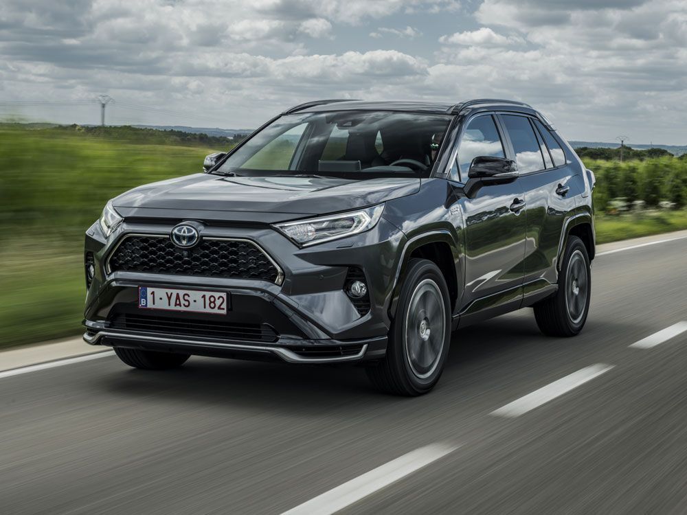 Toyota RAV4 Plug-in Hybrid Bersiap Libas Honda CR-V Hybrid