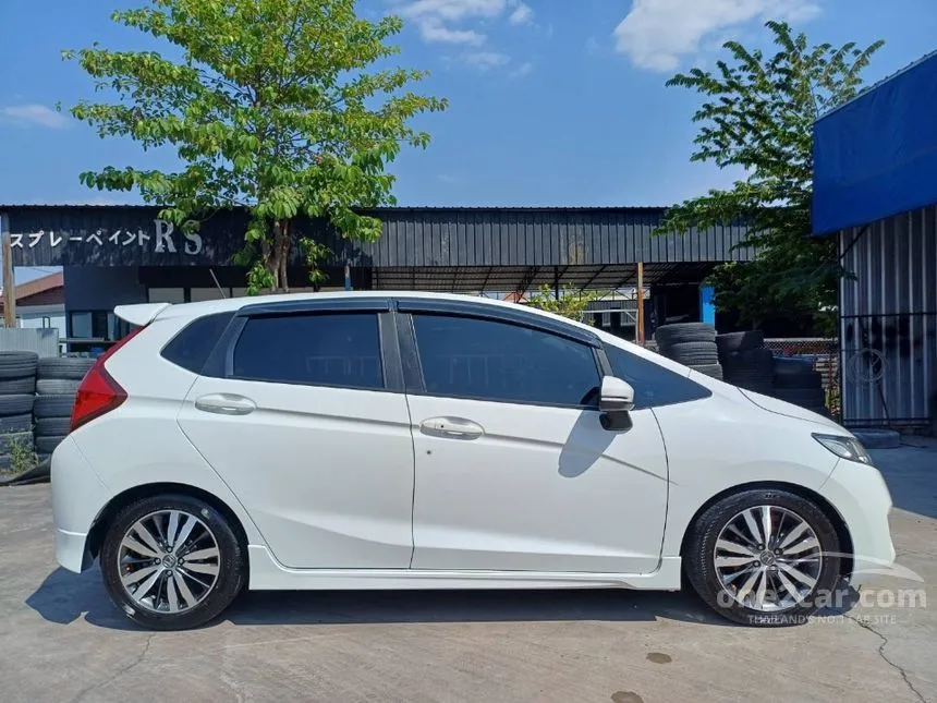 2016 Honda JAZZ SV Hatchback