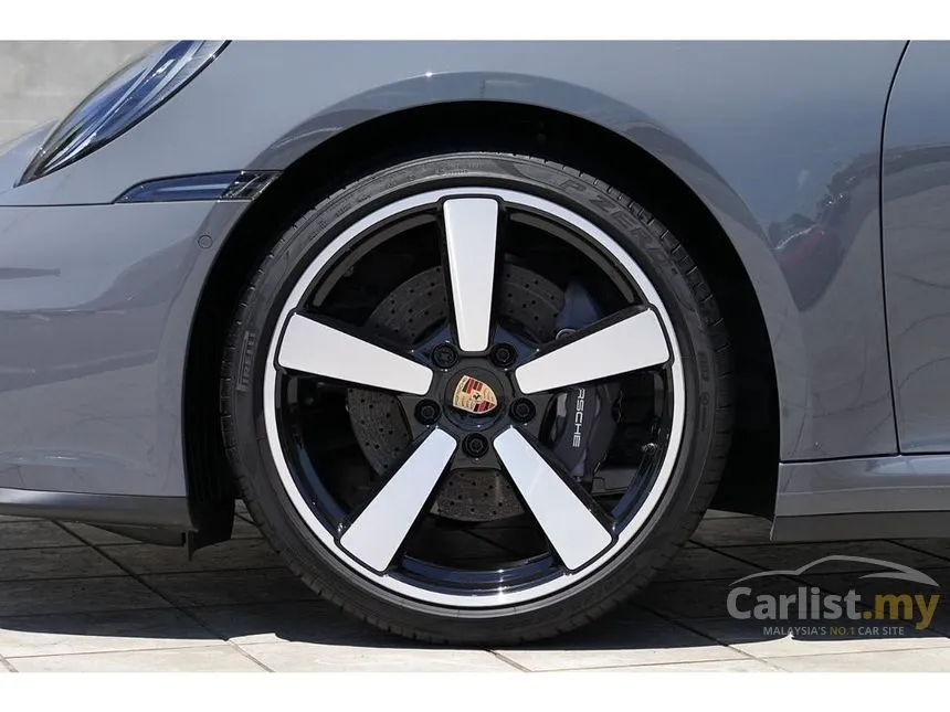 2025 Porsche 911 Carrera Coupe