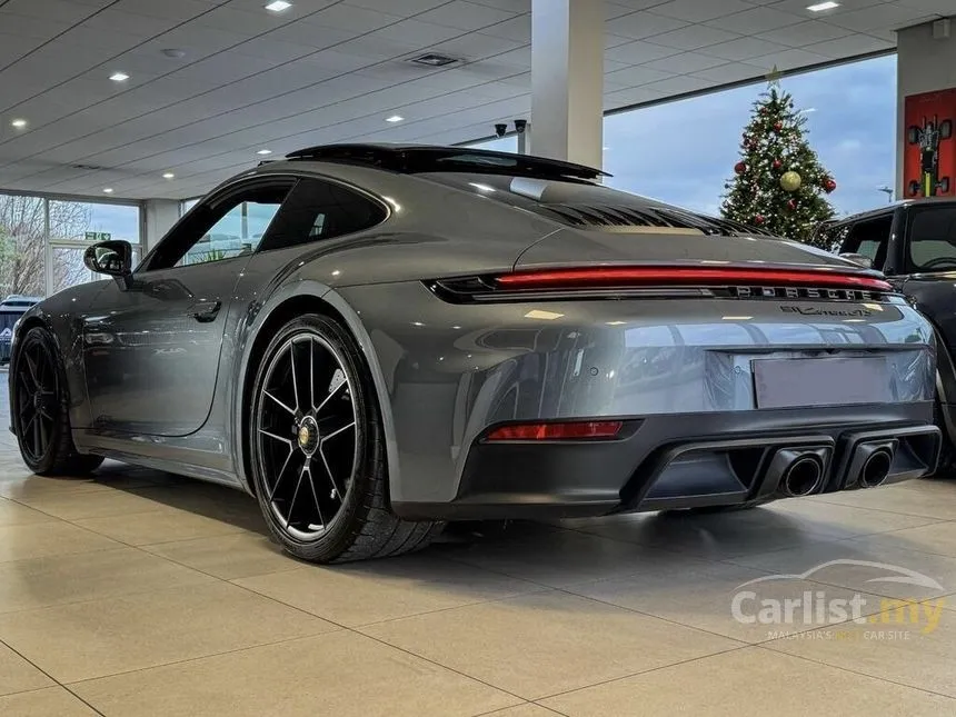 2025 Porsche 911 Carrera 4 GTS Coupe