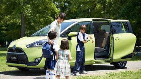 Meramal Harga Toyota Sienta