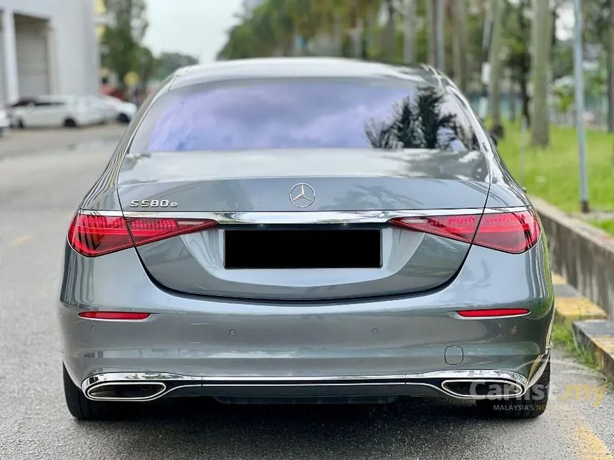 2022 Mercedes-Benz S580e Sedan