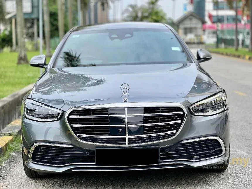 2022 Mercedes-Benz S580e Sedan