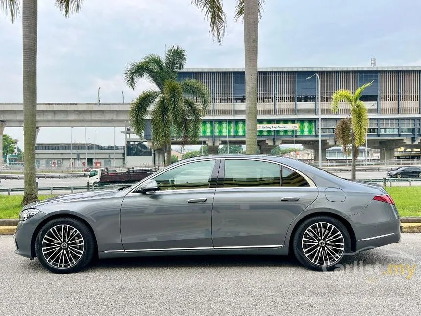 2022 Mercedes-Benz S580e Sedan