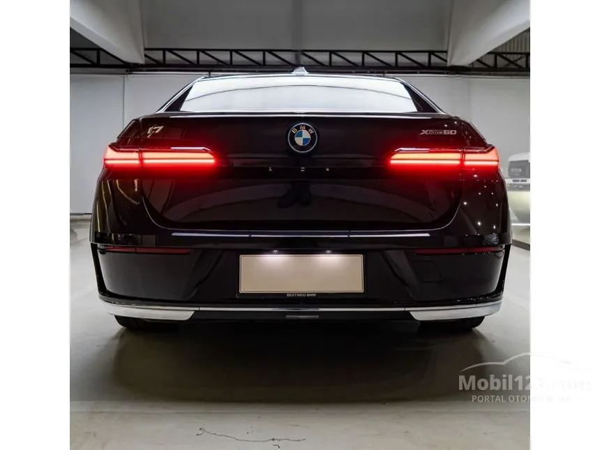 2023 BMW i7 xDrive60 Gran Lusso Sedan
