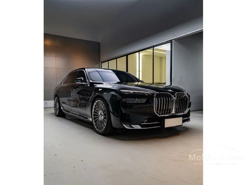 2023 BMW i7 xDrive60 Gran Lusso Sedan