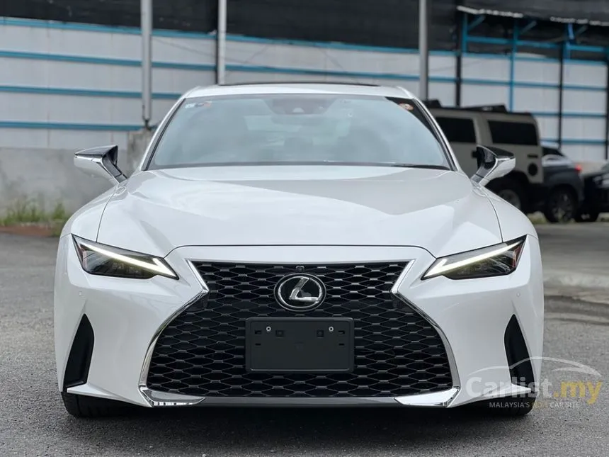 2021 Lexus IS 300 Luxury Sedan