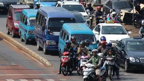 Cara Aman Kendarai Motor
