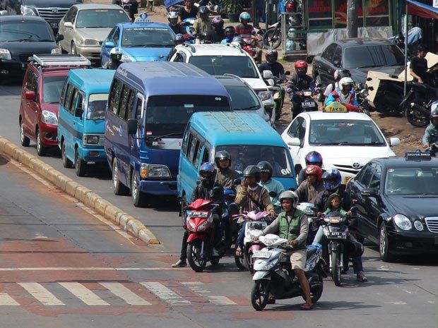 Cara Aman Kendarai Motor