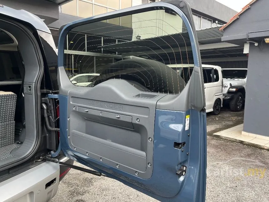 2022 Land Rover Defender 110 P300 SUV