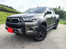 Toyota Hilux 2.8 Rogue Dual Cab Pickup AUTO REVO N80 FACELIFT FULL SERVICE 5K+ UNDER WARRANTY UNTIL 2029 PERSONAL USE NOT SITE CAR ON THE ROAD PRICE