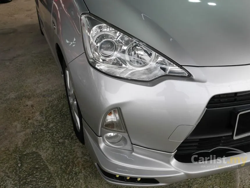 2013 Toyota Prius C Hybrid Hatchback