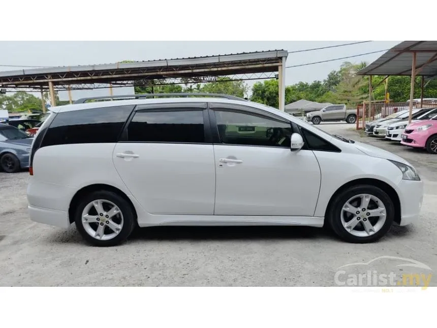 2011 Mitsubishi Grandis MPV