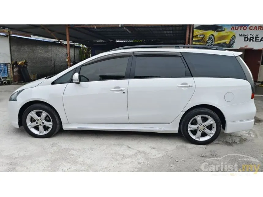 2011 Mitsubishi Grandis MPV